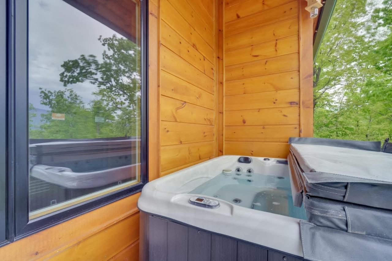 Gatlinburg Vacation Rental With Private Hot Tub! Exterior photo